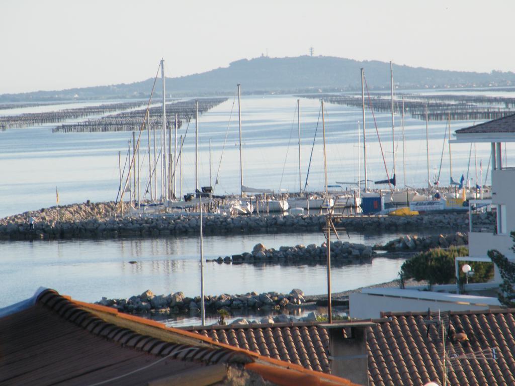 Chambres D'Hotes La Maison Sur Le Port 메제 외부 사진